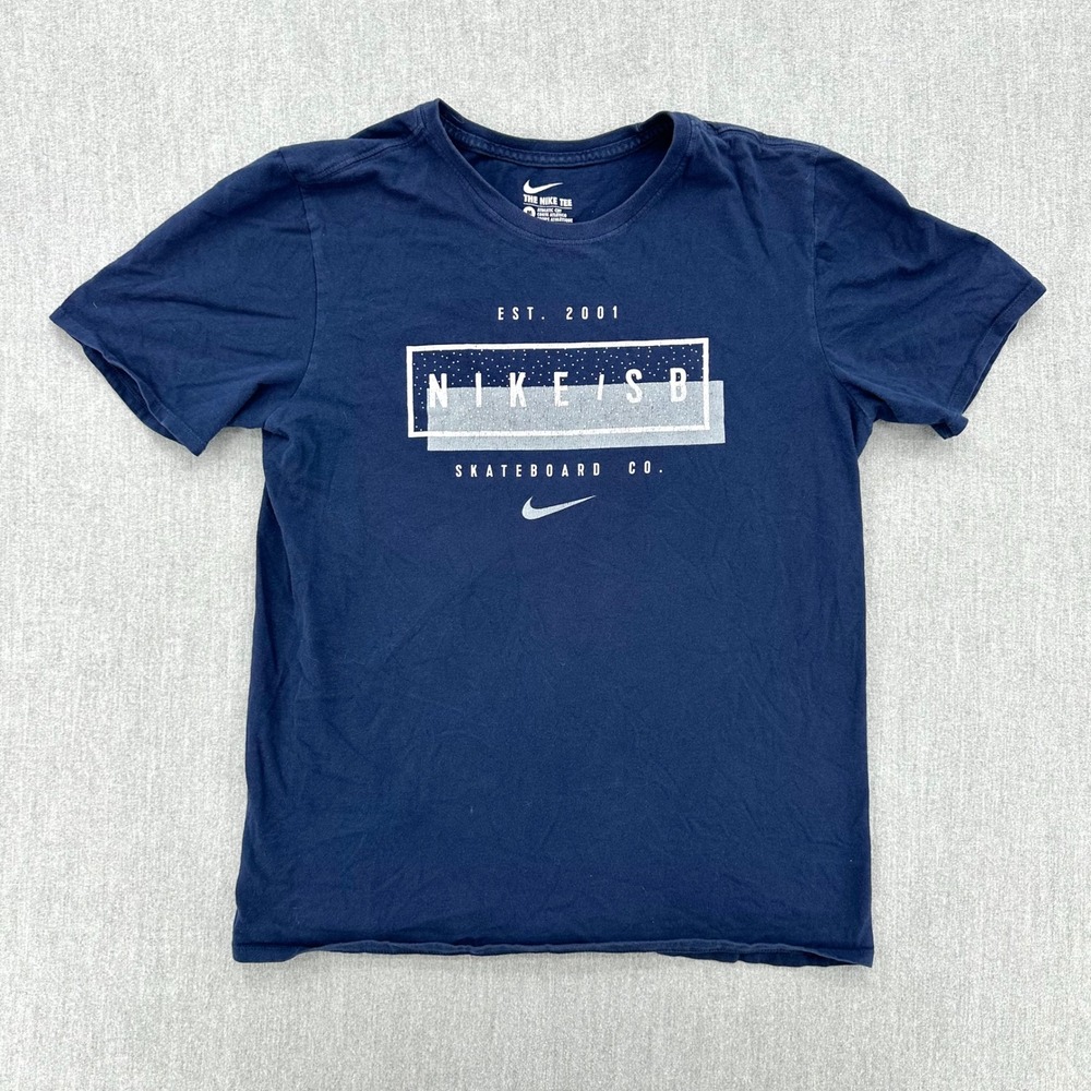The Nike Tee SB Graphic T-Shirt Men's Medium Navy Blue Athletic Cut Basketball